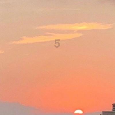 原创“德善”晒合照引回忆杀，可爱李惠利大变样，西装杀太可了！